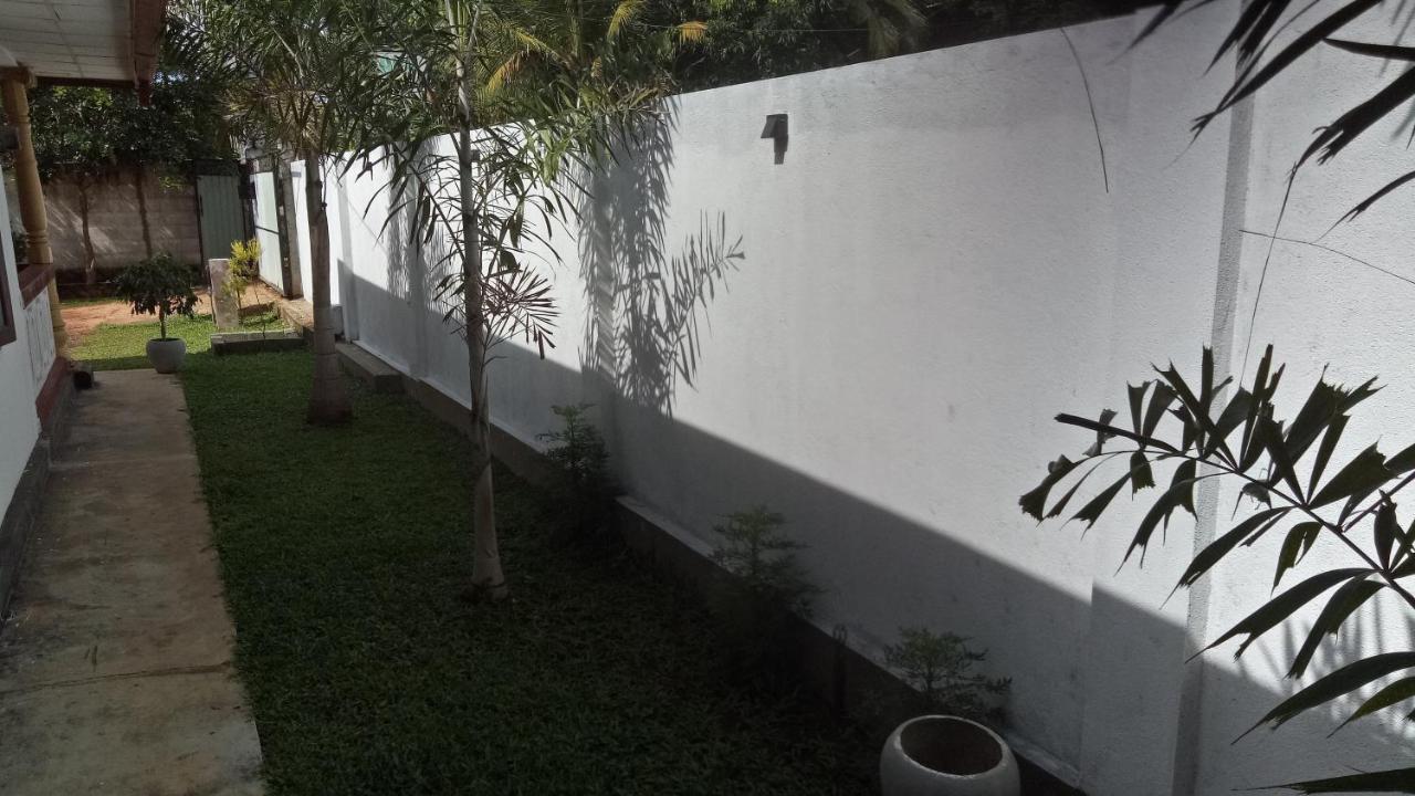 Umaya Holiday Home Anuradhapura Exterior foto